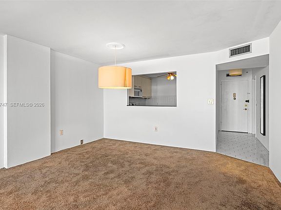 4th image of 2780 NE 183rd St APT 1911