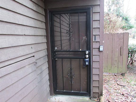 5th image of 3957 Grahamdale Cir