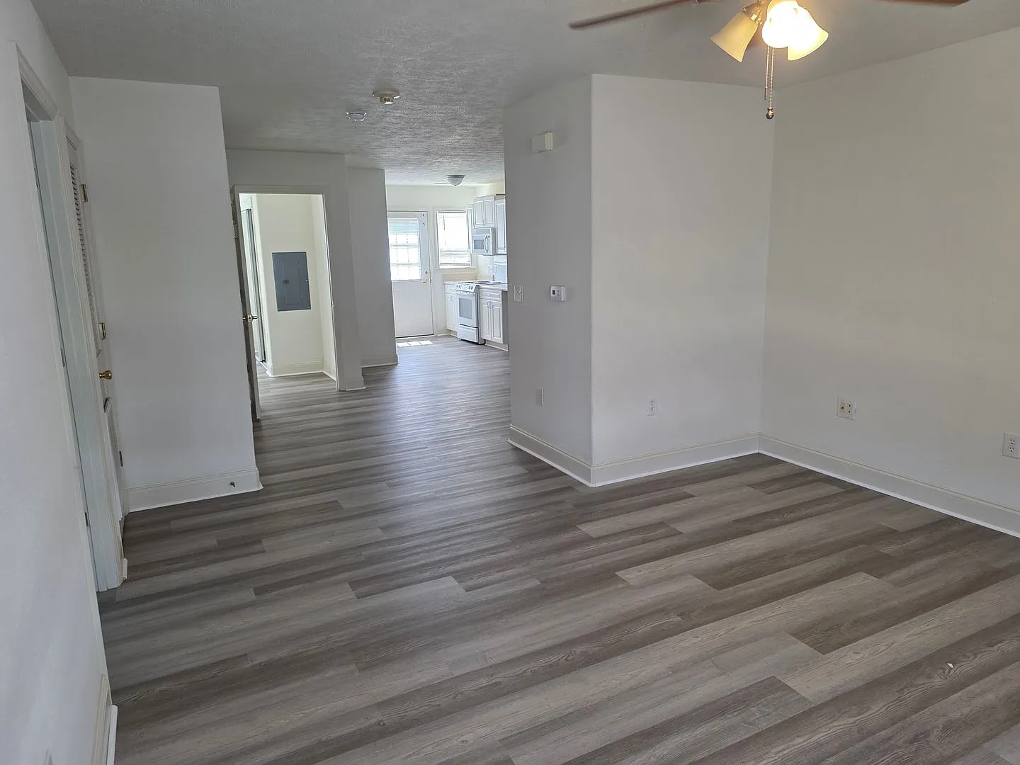 117 John Court - Downstairs Larger unit — Photo 3