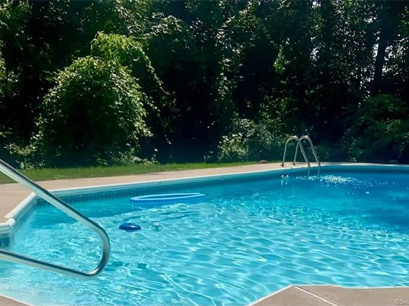 26 Lookout Hill Road, Old Saybrook, CT 06475