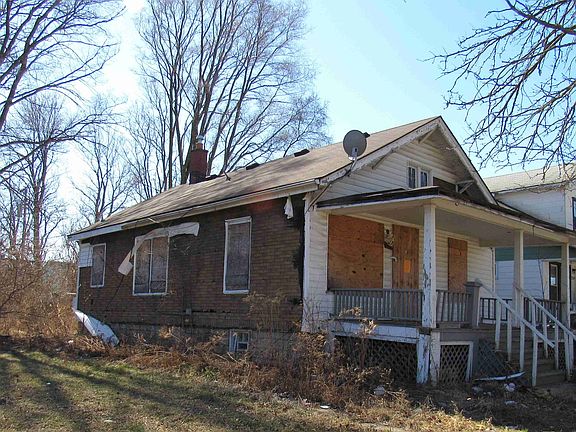 7536 E Robinwood