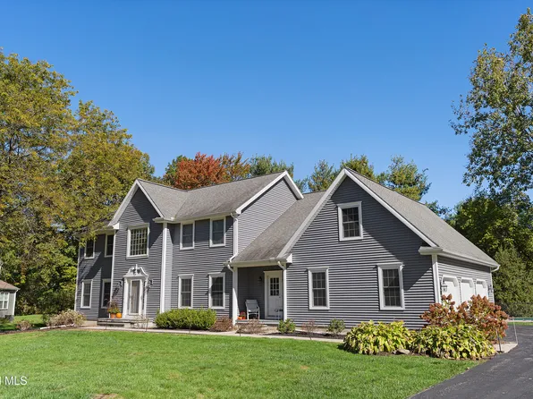 18 Dublin Drive, Niskayuna, NY 12309