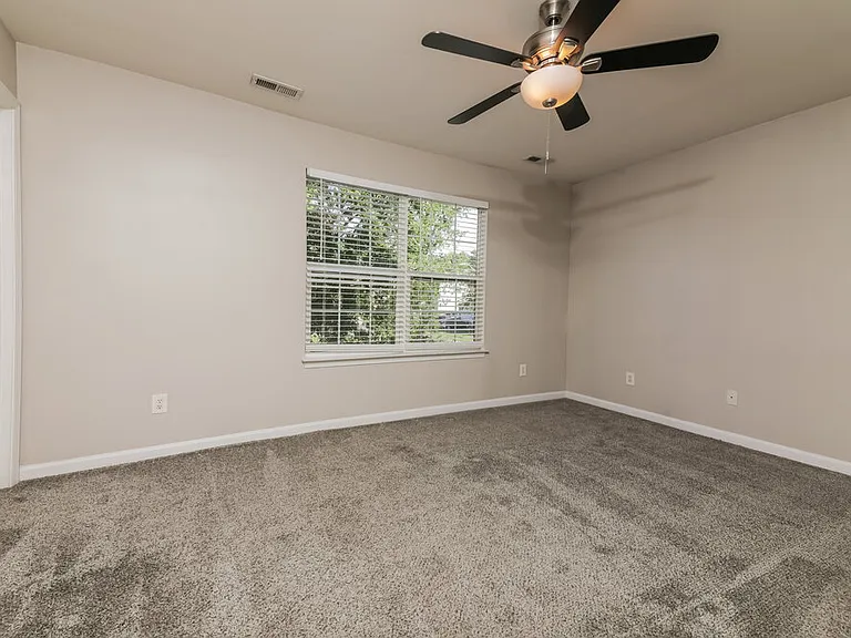 248 N Weststone Blvd — Photo 8
