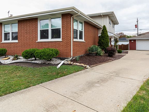 2nd image of 11017 S Kolmar Ave