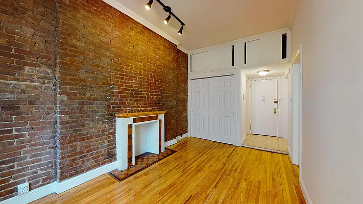 Rented by Bond New York | media 7