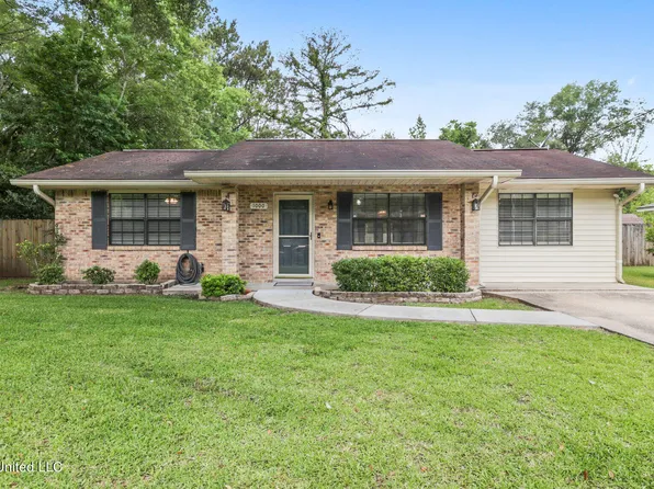 1000 Abbott St, Picayune, MS 39466