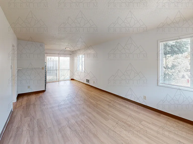 517 Liberty St — Photo 2