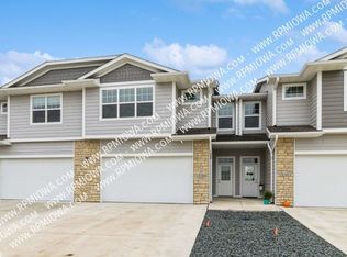 15305 Goldenrod Dr, Urbandale, IA 50323