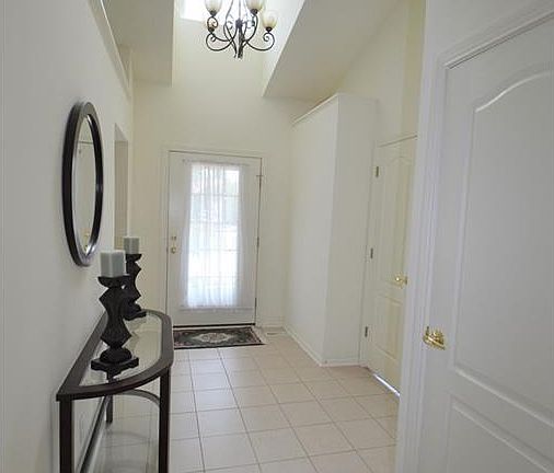 2nd image of 141 Windsor Cir