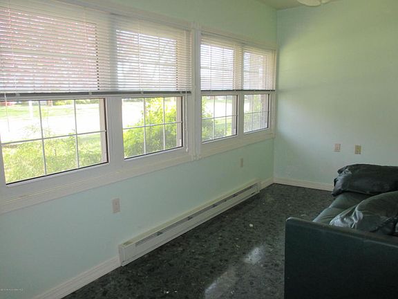 3rd image of 411A Portsmouth Dr #100A