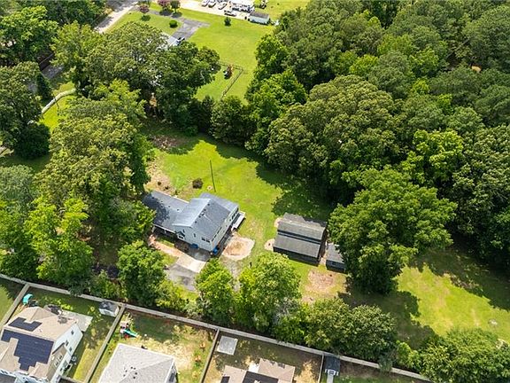 5th image of 2600 Saint Brides Rd W