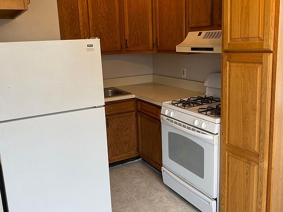 2nd image of 2342 Ackley Ave #195
