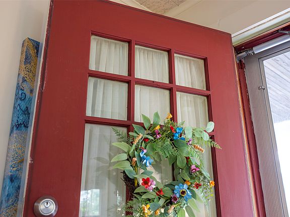 4th image of 217 Elizabeth St