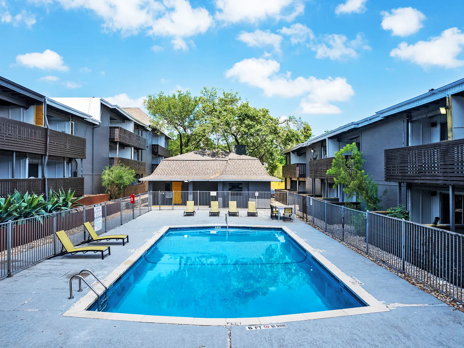 Cascade Apartments — Photo 4