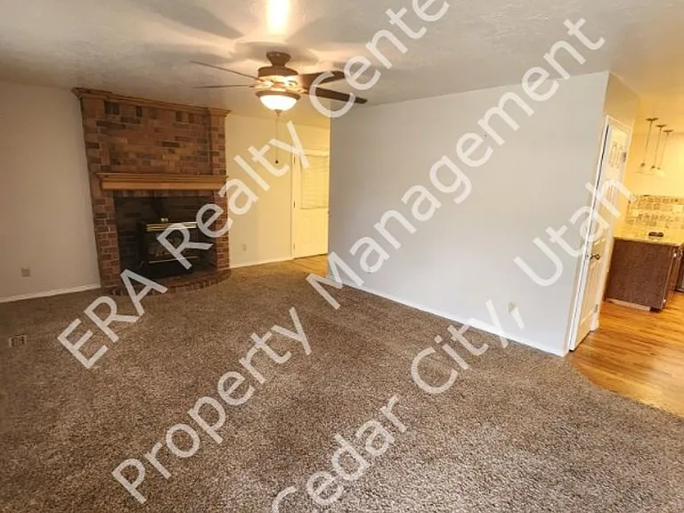 921 N 400 W — Photo 5