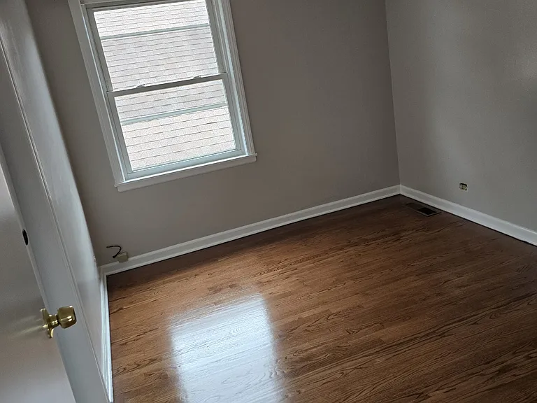2143 N Nagle Ave #2 — Photo 6