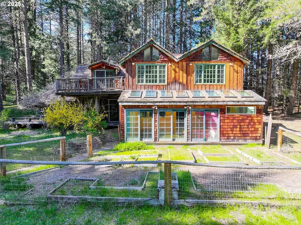 101 Cooke Rd, White Salmon, WA 98672