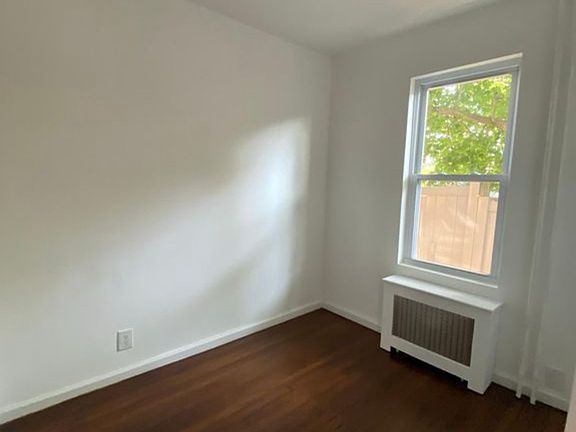 5th image of 3905 Hylan Blvd Floor 1
