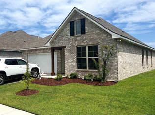 7126 Panama Canal Dr, Gonzales, LA 70737