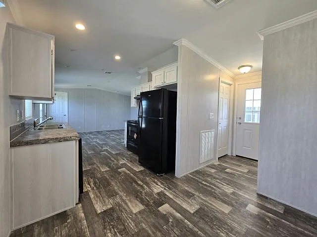 2 bed, 1.0 bath, 736 sqft, $1,650 — Photo 4