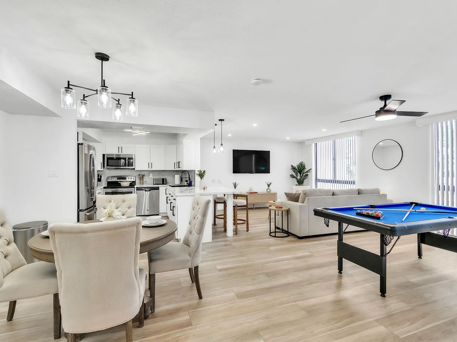 2 bed, 1321 sqft, $2,200 — Photo 1