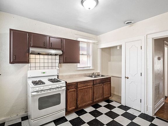 4th image of 4115 Virginia Ave #A