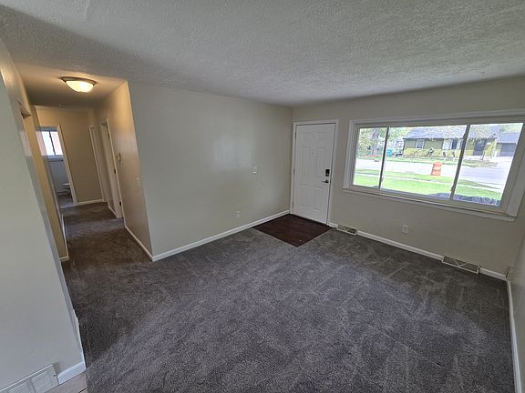 4th image of 840 Gates Ave