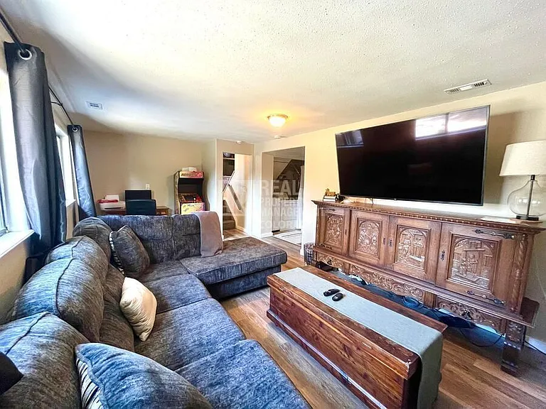 5180 Victory Rd — Photo 8