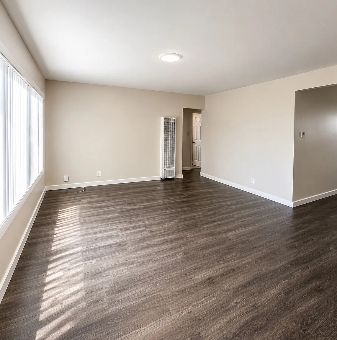 4 bed, 1927 sqft, $4,000 — Photo 4