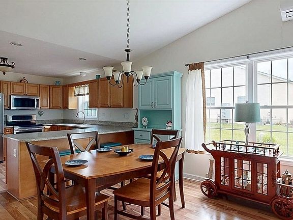 5th image of 6 Cole Dr #6