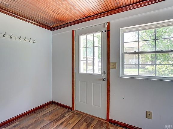 5th image of 145 E Pease Ave