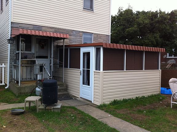 Enclosed Patio (Hot Tub)