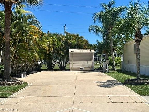 3rd image of 1675 Diamond Lake CIR
