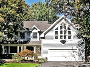 22 Armin Ln, Saint Louis, MO 63119