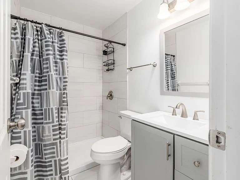 2103 Iuka Ravine — Photo 3