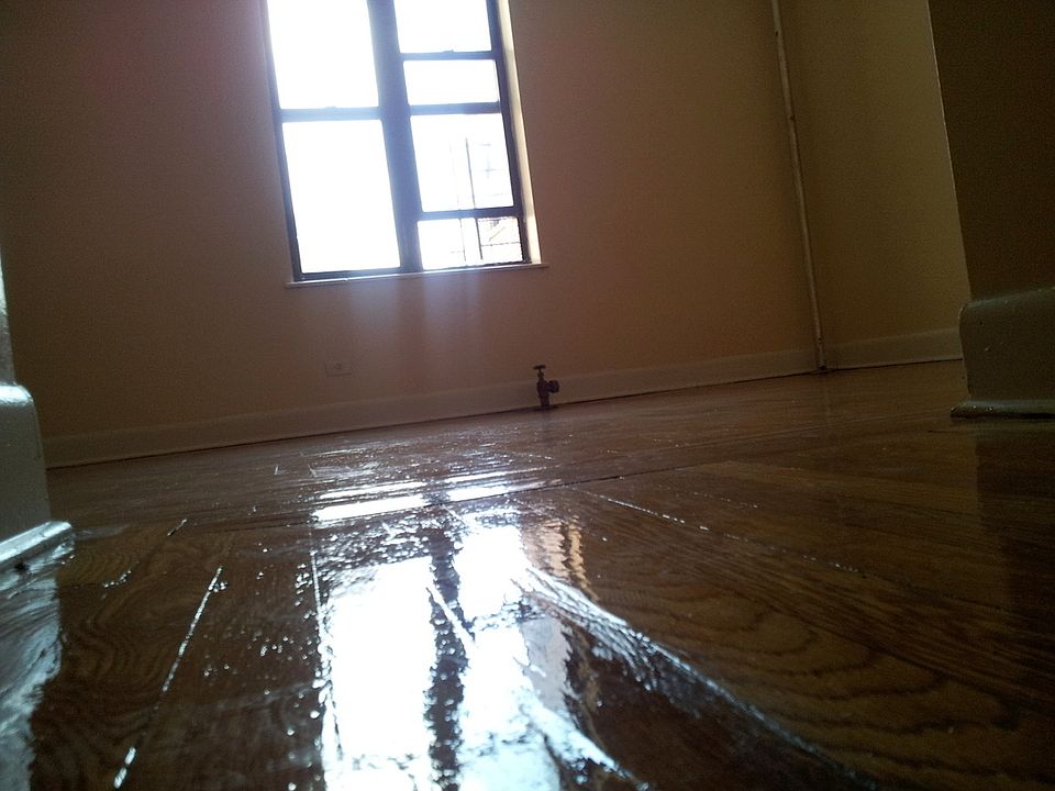 2nd image of 160 W Kingsbridge Rd APT 4E