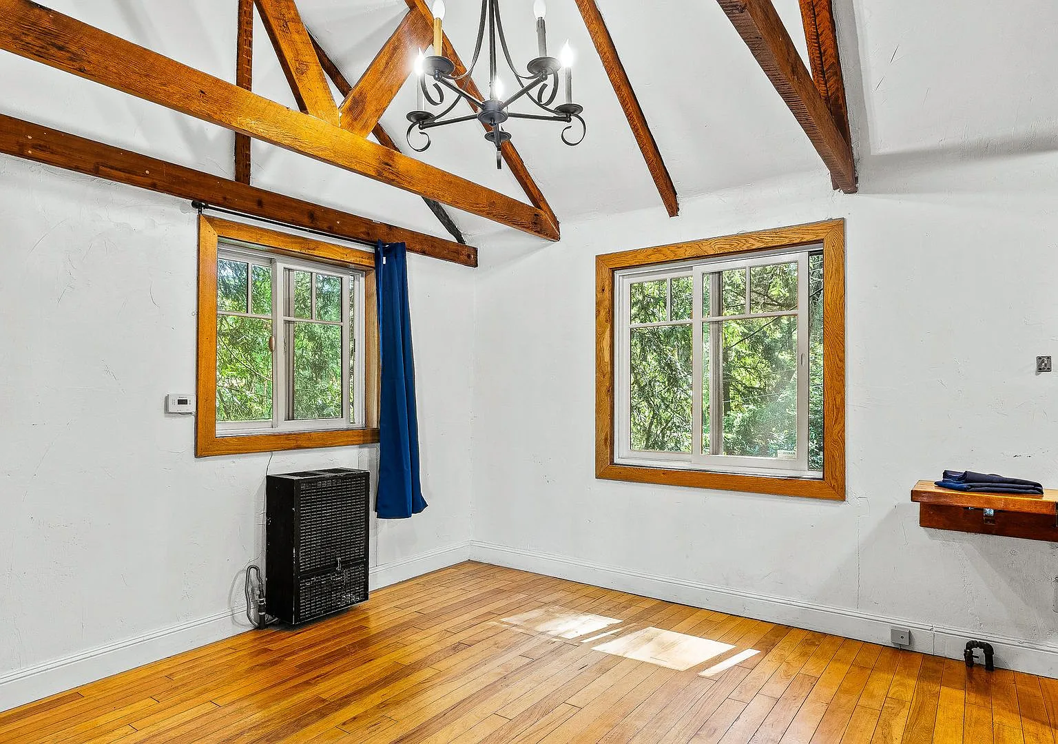 Cozy Cabin Retreat in Scotts Valley Ideal for Commuters — Photo 2