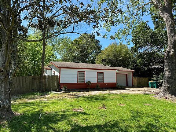 2nd image of 2103 Magnolia Dr