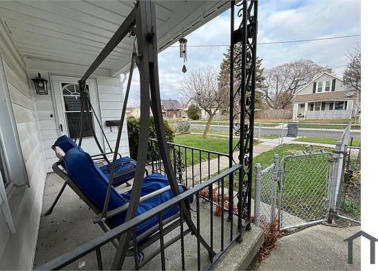 3rd image of 1328 Vinal St