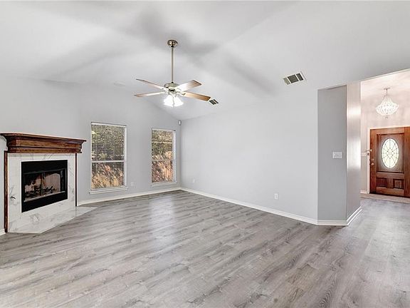 5th image of 1201 Perkins St