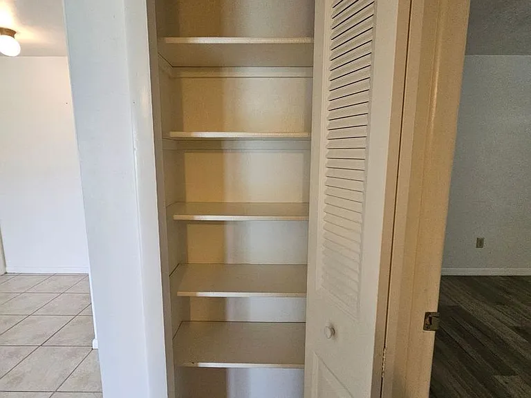 120 SW Trafalgar Pkwy — Photo 25
