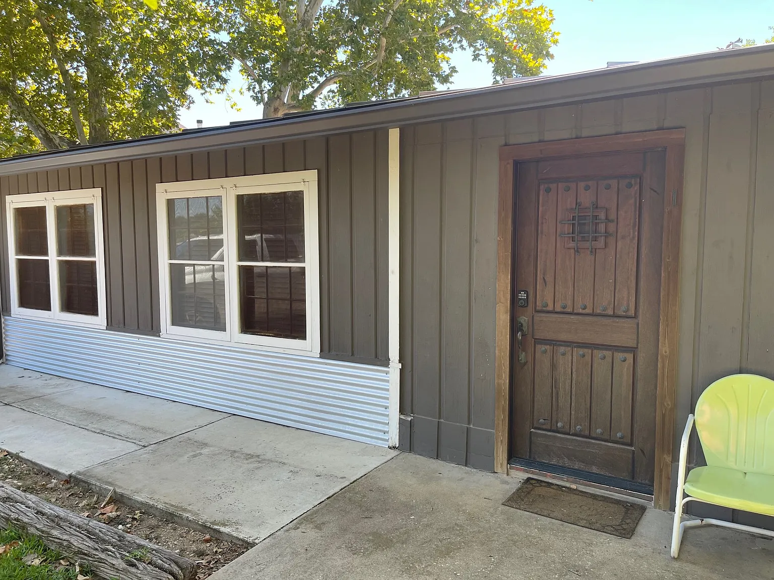 200 Noble St — Photo 3