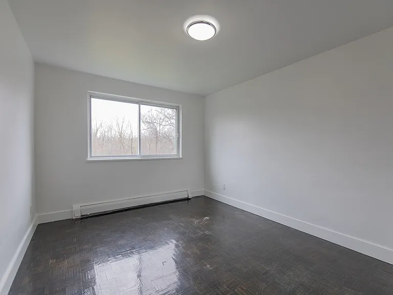 285 Erb St W — Photo 10