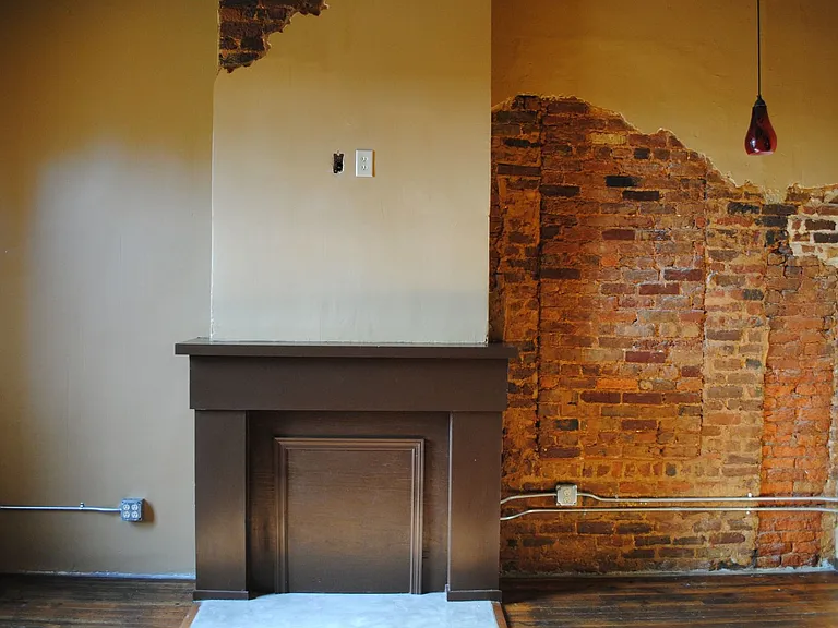 115 S 8th St #201 — Photo 4
