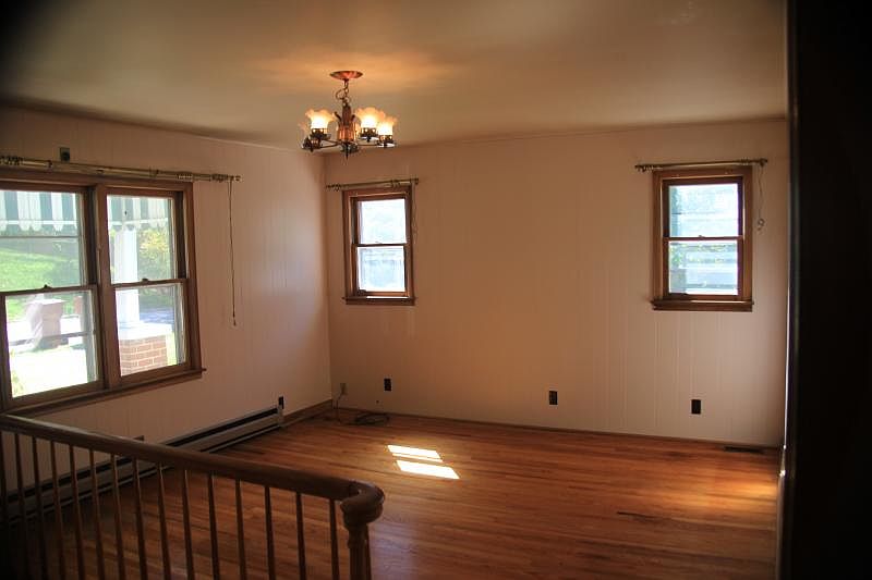 1st image of 207 E Chestnut St APT 1