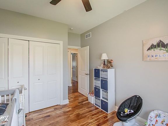 3rd image of 1286 S River Pointe Ln