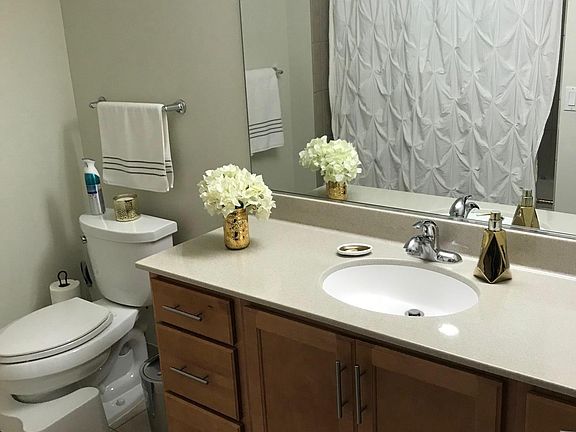 4th image of 365 N Jefferson St APT 1502