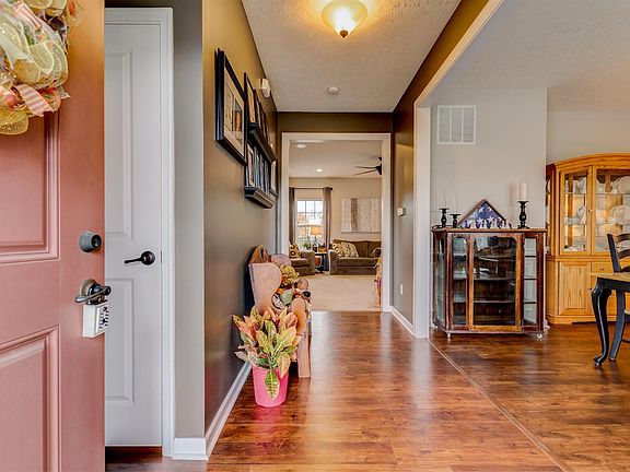 3rd image of 1390 Woodbury Glen Dr
