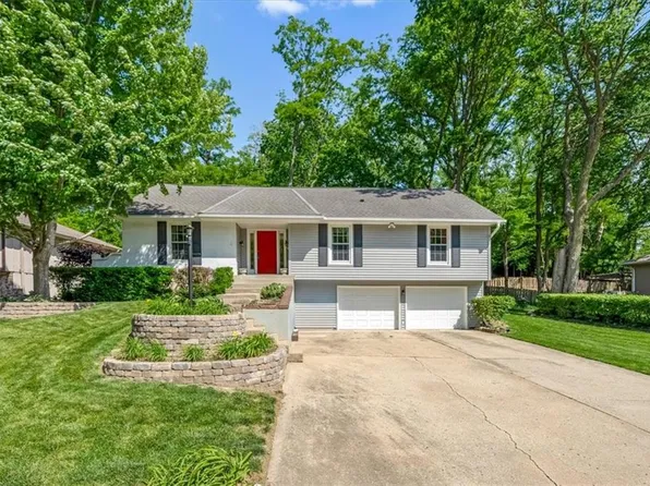 725 Laurel Ave, Liberty, MO 64068