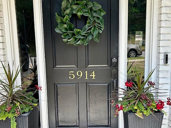 2nd image of 5914 Eastridge Pl